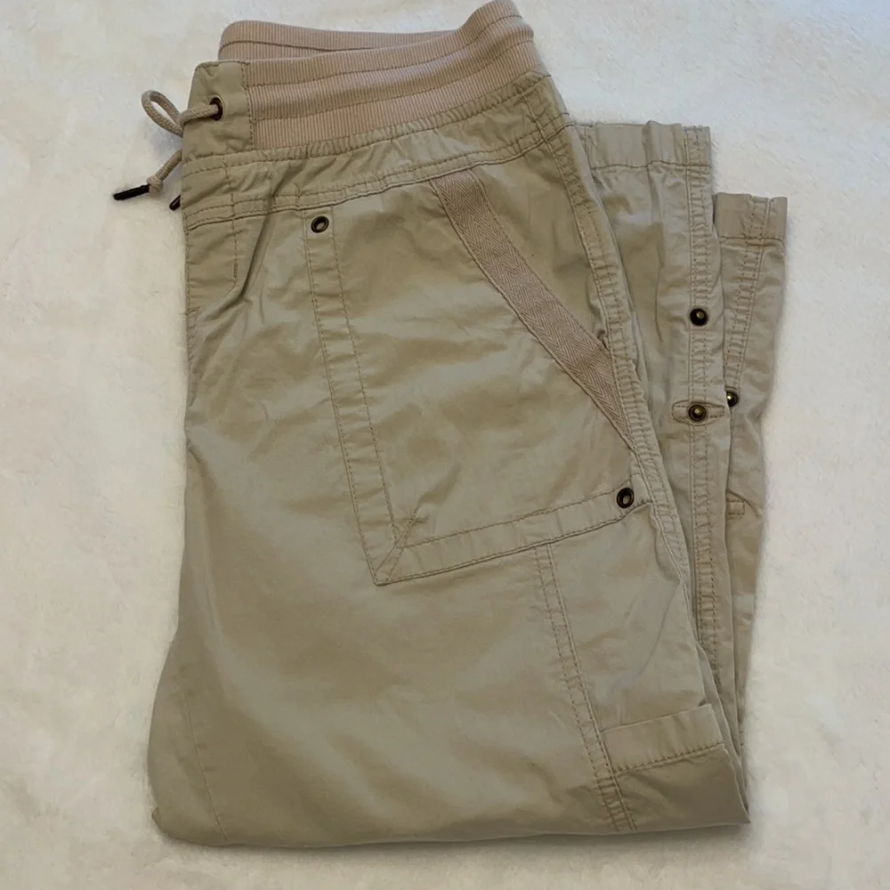 More Cargo than Khaki! Great condition! - Picture 9 of 9